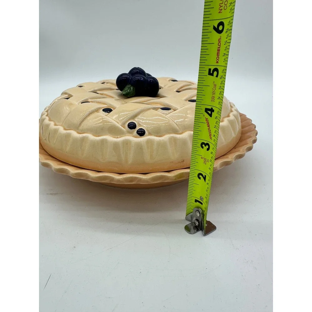 Betty Crocker Blueberry Pie Keeper Ceramic Lidded Dish Vintage Tan Blue 10.5in